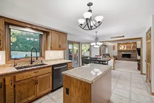 S44W23627 Amy James Dr, Waukesha, WI 53189 - Photo 7