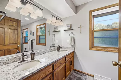 S44W23627  Amy James Dr, Waukesha, WI 53189 - Photo 13