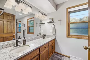 S44W23627 Amy James Dr, Waukesha, WI 53189 - Photo 13