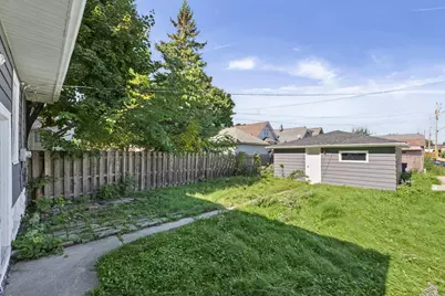 5720 W Rogers St, West Allis, WI 53219 - Photo 17