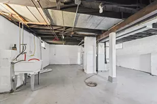 5720 W Rogers St, West Allis, WI 53219 - Photo 13