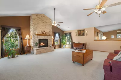 1122 N Sunnyslope Dr #203, Racine, WI 53406 - Photo 3