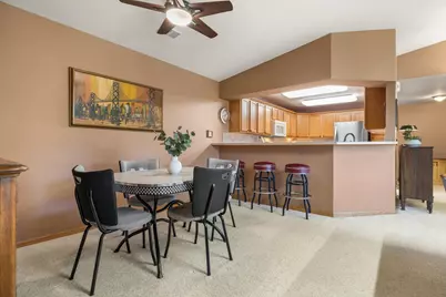 1122 N Sunnyslope Dr #203, Racine, WI 53406 - Photo 5