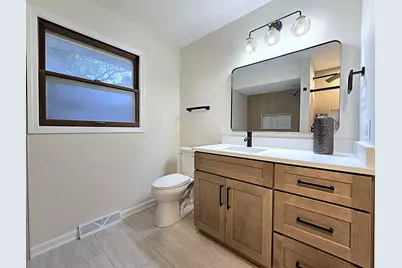 6730  Manchester Dr, Greendale, WI 53129 - Photo 21
