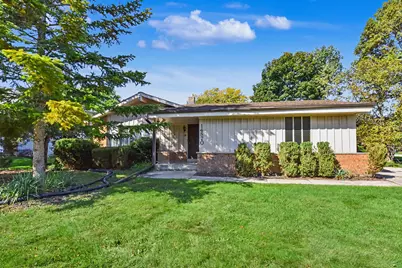 14870 W Kingsway Dr, New Berlin, WI 53151 - Photo 1