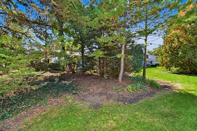 14870 W Kingsway Dr, New Berlin, WI 53151 - Photo 23