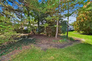 14870 W Kingsway Dr, New Berlin, WI 53151 - Photo 23