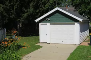 1710 Taylor Ln, West Bend, WI 53090 - Photo 37