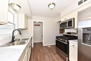 7801 W Clovernook St, Milwaukee, WI 53223 - Photo 9