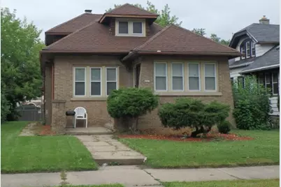 4069 N 24th Pl, Milwaukee, WI 53209 - Photo 1