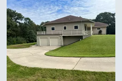 S80W36100  Oak Ridge Dr, Eagle, WI 53119 - Photo 3