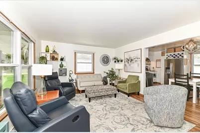 3020  Navajo Trl, Racine, WI 53404 - Photo 5