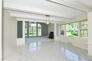110 Eagle Pointe Dr, Delavan, WI 53115 - Photo 5