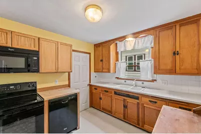 1530 S 90th St, West Allis, WI 53214 - Photo 5