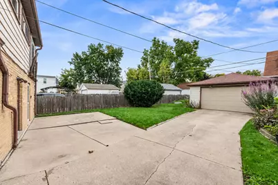 1530 S 90th St, West Allis, WI 53214 - Photo 3