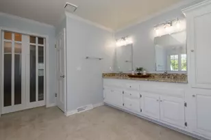 W302N1609 Crooked Creek Ct, Delafield, WI 53072 - Photo 33