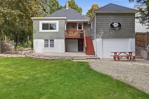 1059 Walnut St, West Bend, WI 53095 - Photo 11