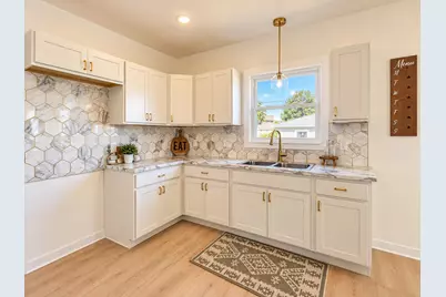 2932 W Walnut St, Milwaukee, WI 53208 - Photo 7