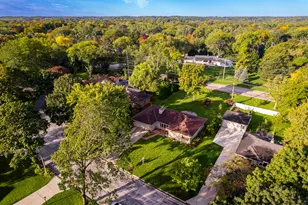 2127 Crestview Ct, Wauwatosa, WI 53226 - Photo 3