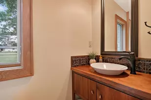 2127 Crestview Ct, Wauwatosa, WI 53226 - Photo 11