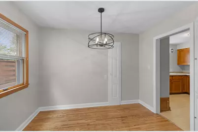 W63N399  Hillcrest Ave, Cedarburg, WI 53012 - Photo 5