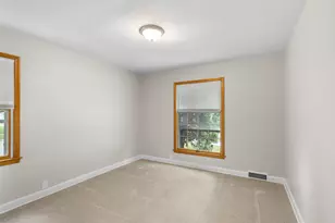 W63N399 Hillcrest Ave, Cedarburg, WI 53012 - Photo 15