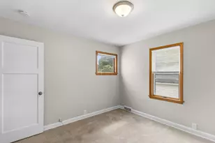 W63N399 Hillcrest Ave, Cedarburg, WI 53012 - Photo 17
