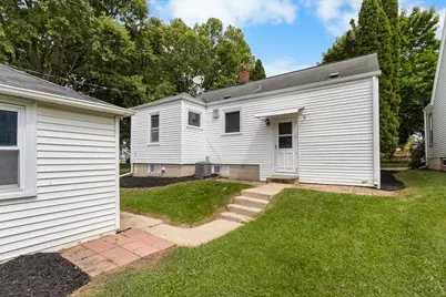 W63N399  Hillcrest Ave, Cedarburg, WI 53012 - Photo 19