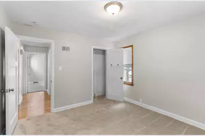 W63N399  Hillcrest Ave, Cedarburg, WI 53012 - Photo 11