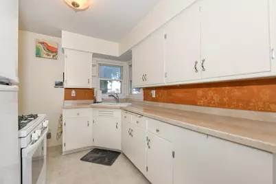 1117 S 107th St, West Allis, WI 53214 - Photo 11