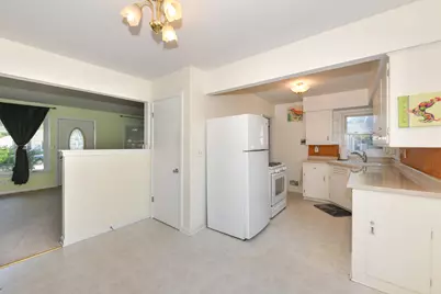 1117 S 107th St, West Allis, WI 53214 - Photo 9