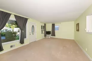 1117 S 107th St, West Allis, WI 53214 - Photo 5