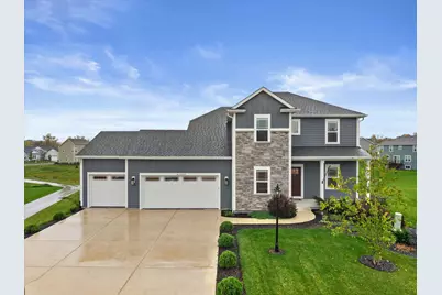 W227N7909  Tamarack Ct, Sussex, WI 53089 - Photo 1