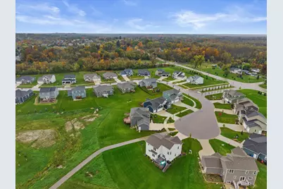 W227N7909  Tamarack Ct, Sussex, WI 53089 - Photo 5