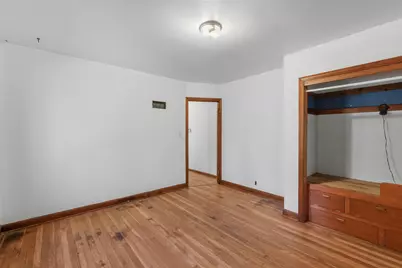 6430 W Freistadt Rd, Mequon, WI 53092 - Photo 9