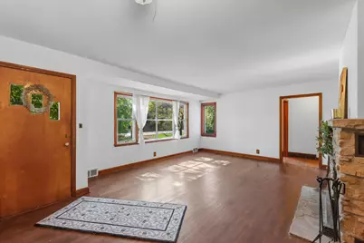 6430 W Freistadt Rd, Mequon, WI 53092 - Photo 3