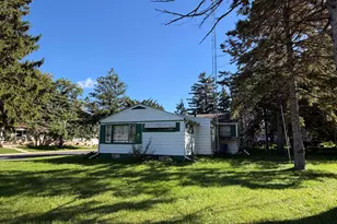 654 Phoenix St, Delavan, WI 53115 - Photo 13