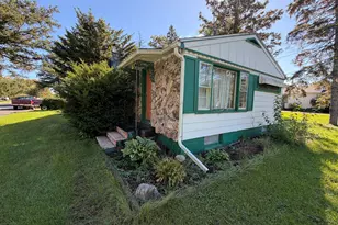 654 Phoenix St, Delavan, WI 53115 - Photo 7