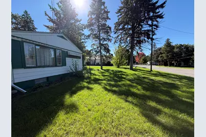 654  Phoenix St, Delavan, WI 53115 - Photo 9