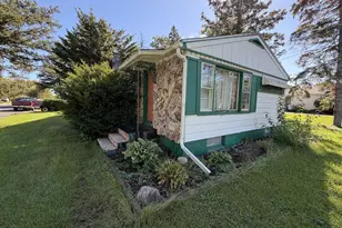 654 Phoenix St, Delavan, WI 53115 - Photo 135