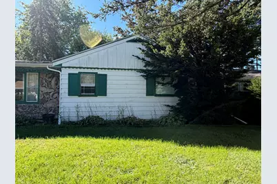 654  Phoenix St, Delavan, WI 53115 - Photo 5