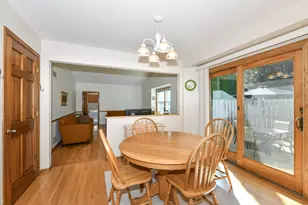 390 E Quail Run, Oak Creek, WI 53154 - Photo 11