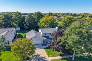 390 E Quail Run, Oak Creek, WI 53154 - Photo 1