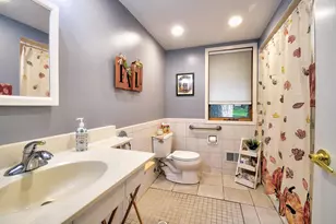 1904 Chestnut St, West Bend, WI 53095 - Photo 9