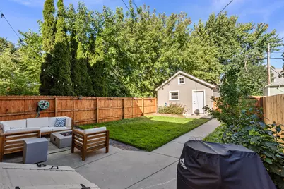 542 E Potter Ave, Milwaukee, WI 53207 - Photo 27