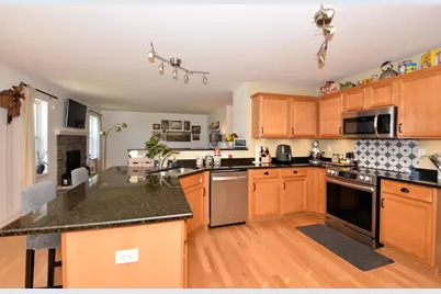 3806  Blossom Dr, Racine, WI 53406 - Photo 13