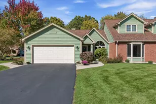 N19W26702 Milkweed Ln, Pewaukee, WI 53072 - Photo 9