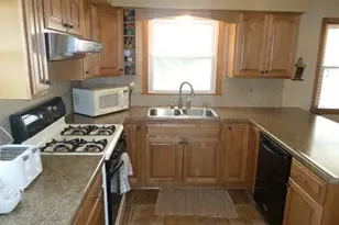 5260 N 82nd Ct, Milwaukee, WI 53218 - Photo 3