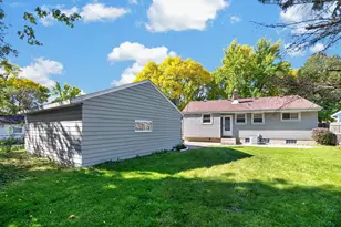 5260 N 82nd Ct, Milwaukee, WI 53218 - Photo 13