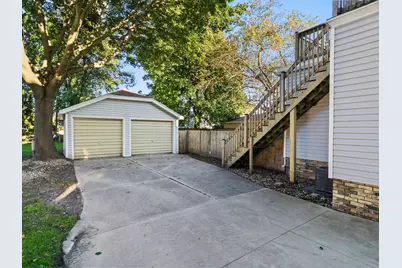 713 S 16th St, Manitowoc, WI 54220 - Photo 3